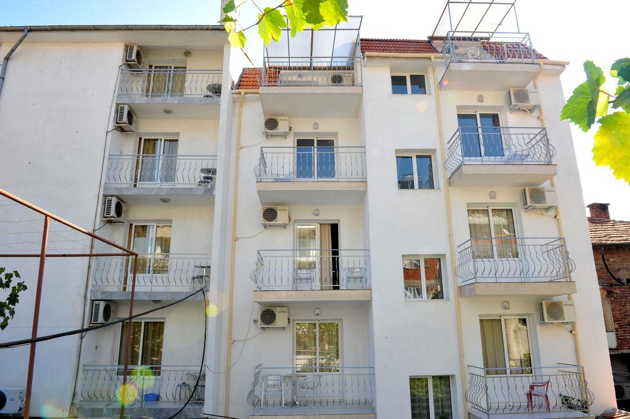 Family Hotel Blazhi Sandanski Bagian luar foto