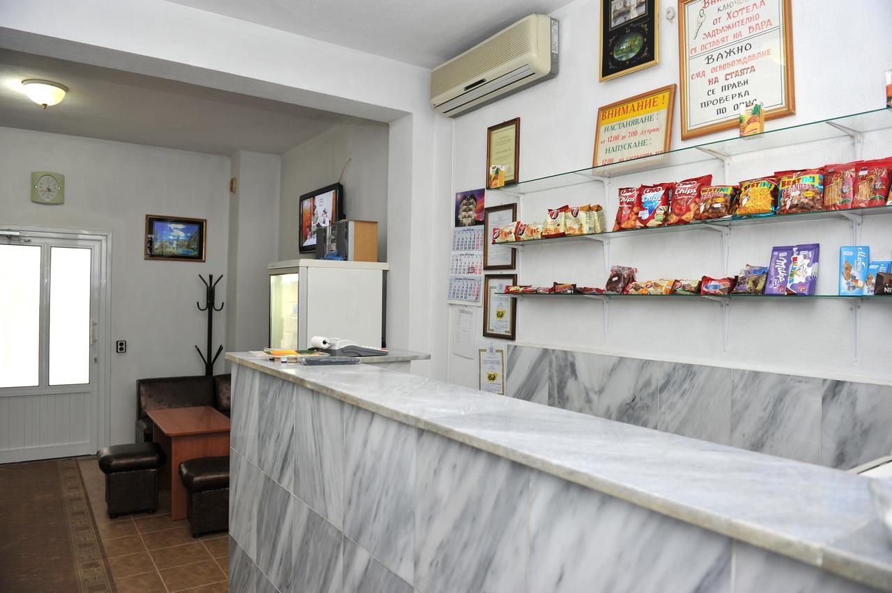 Family Hotel Blazhi Sandanski Bagian luar foto