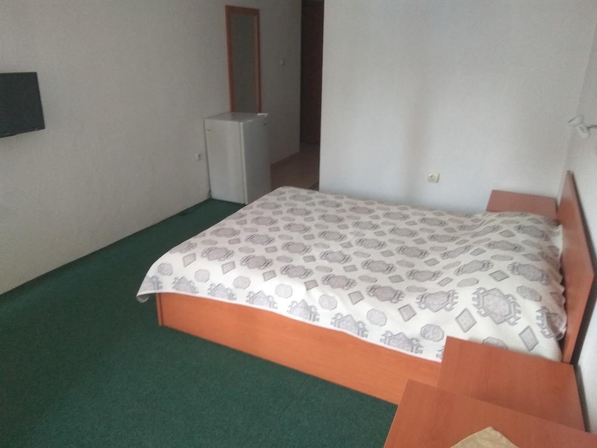 Family Hotel Blazhi Sandanski Bagian luar foto