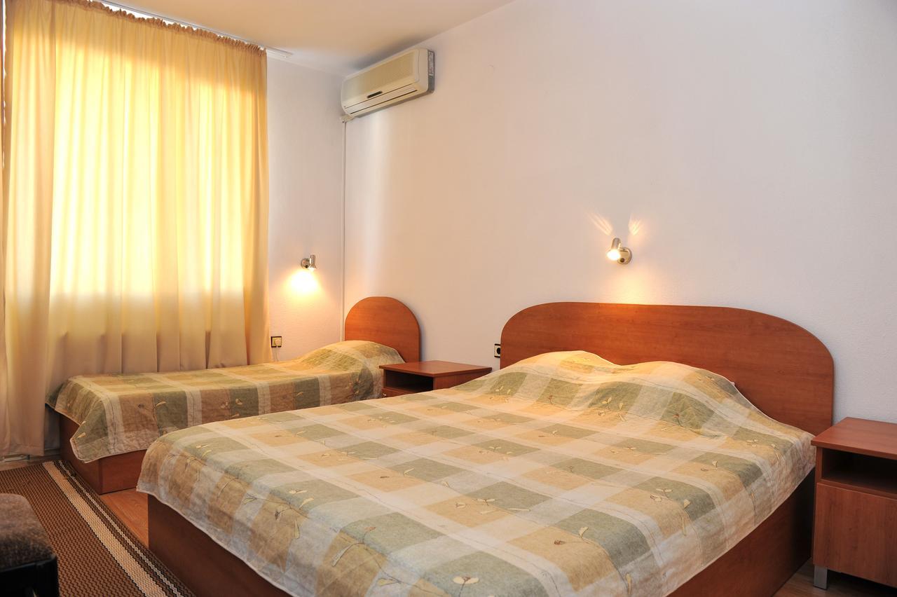 Family Hotel Blazhi Sandanski Bagian luar foto
